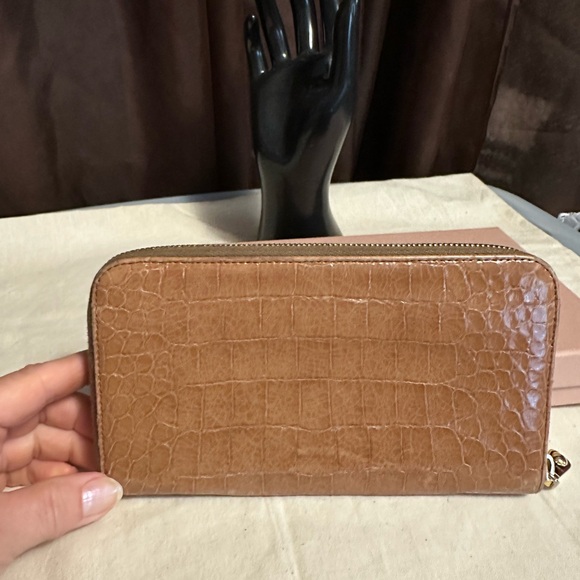 Mui Mui wallet with box. Wallet is in excellent condition. Box has couple stains - Picture 10 of 11